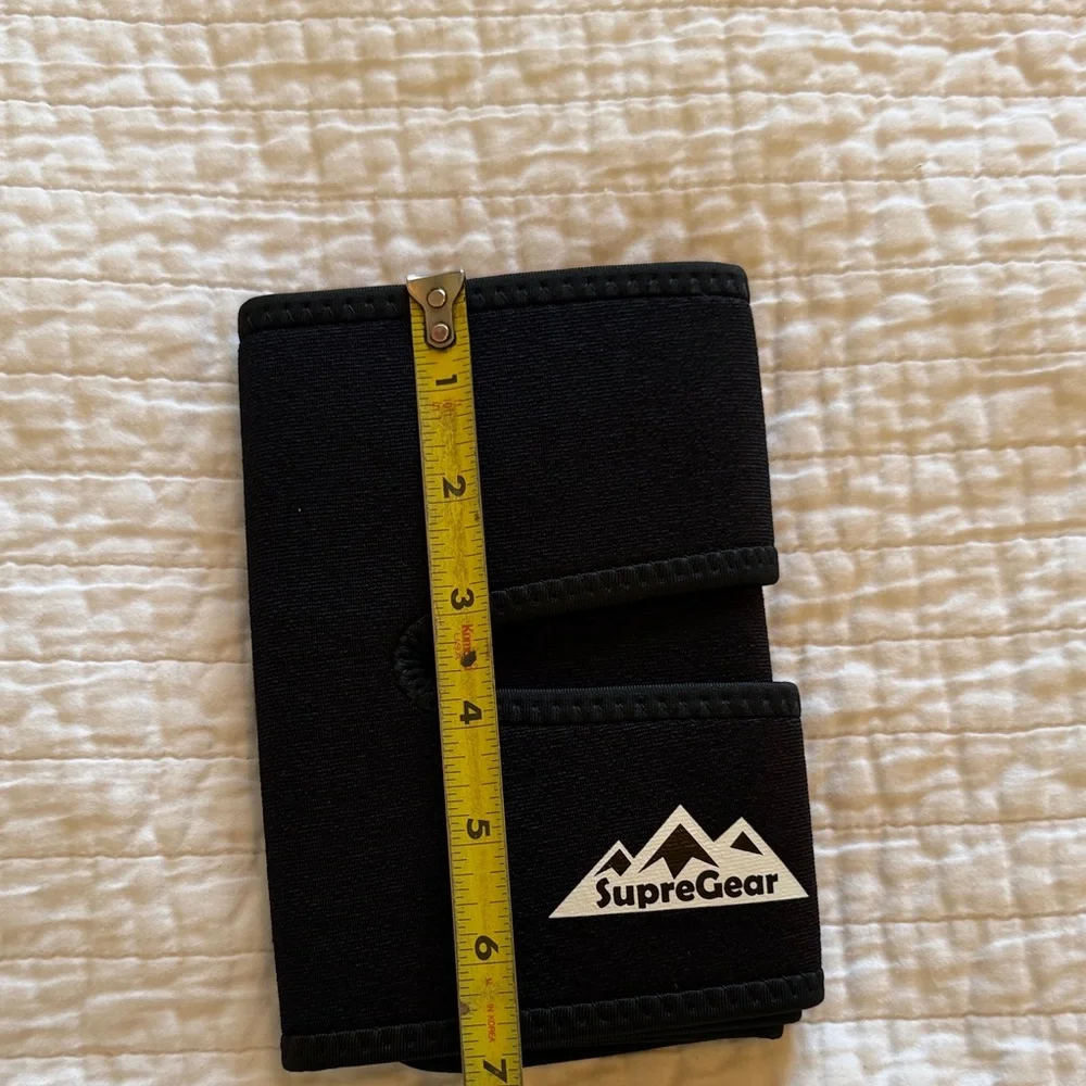 ✅Men’s or Women’s thigh brace with VELCRO closure. Adult LARGE